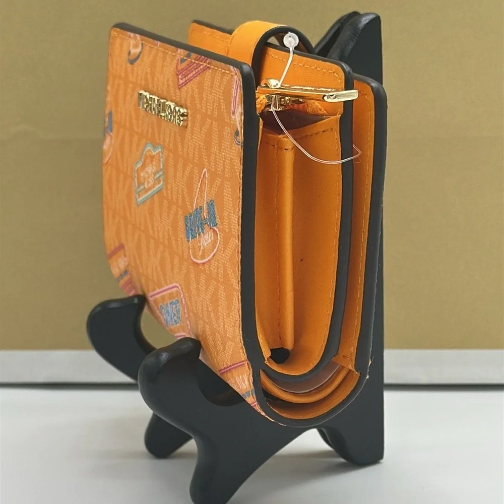 Michael Kors Jet Set Travel Medium Printed Signature Logo Bi-Fold
Pop Orange - Picture 5 of 14